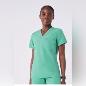 Figs limited ed. surgical green scrub set.XS Catarina top/XSP Livingston pant.
